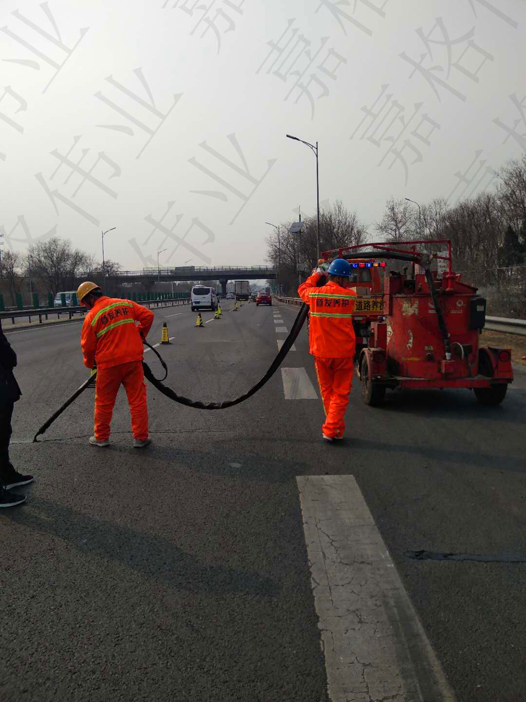 道路灌縫膠施工